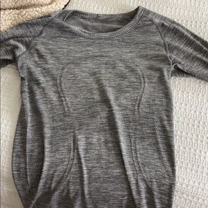 Lululemon workout top